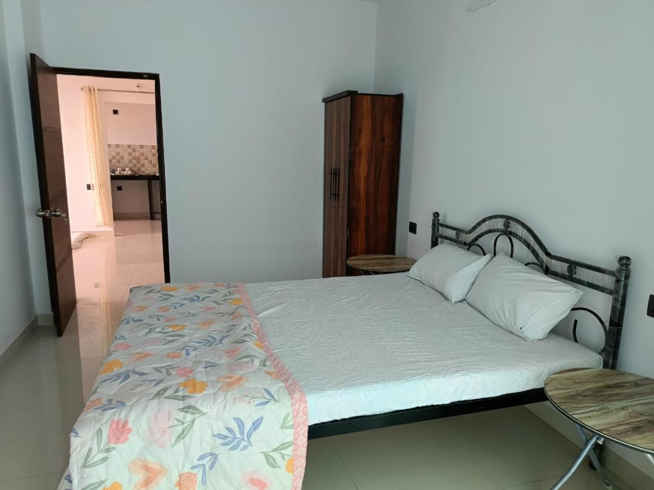 Zanita Heights Seaview Apartment Bogmalo Bagian luar foto